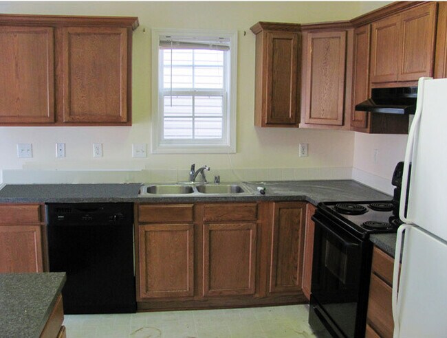 Foto del edificio - 2429 Gooseberry Cir