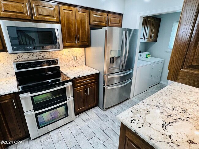 Foto del edificio - 8623 N Lagoon Dr