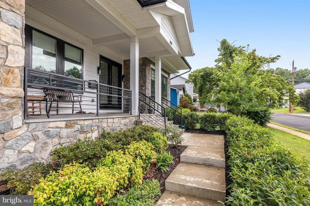 Primary Photo - 408 Yeonas Dr SW