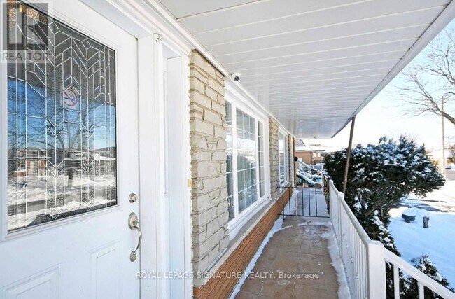 Photo du bâtiment - 3424 Clara Dr