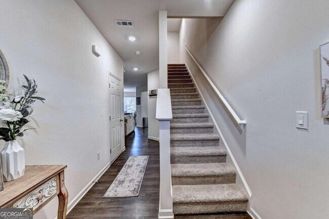 Foto del edificio - 5336 Barberry Ave