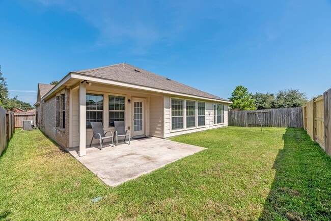 Building Photo - 119 Emerald Loch Ln