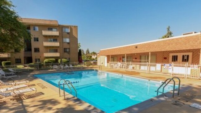 Foto del edificio - 290 N Westgate Rd