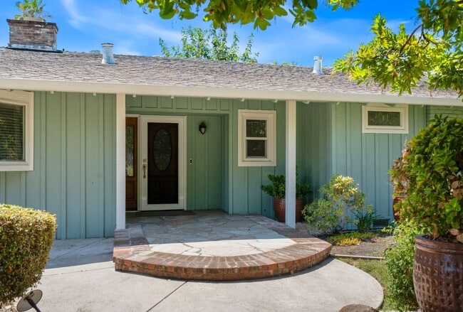 Building Photo - 3220 Fieldcrest Dr