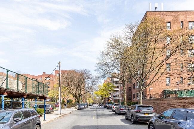 Context - 620-640 W 239th St