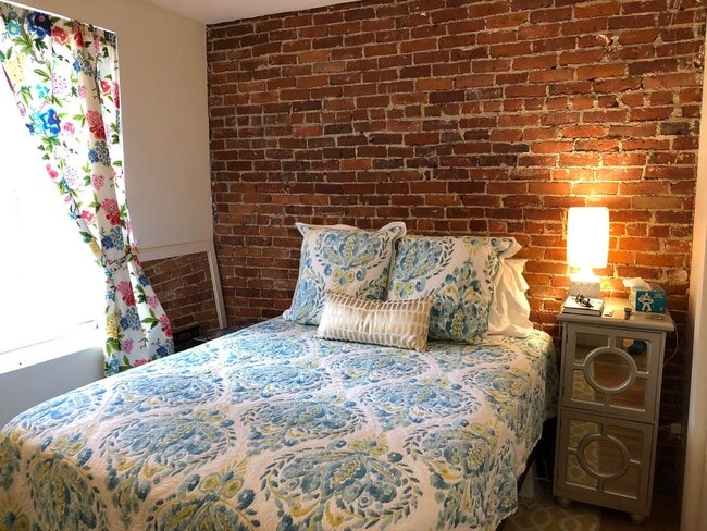 Photo - HOT BACK BAY LISTING!!!! Townhome