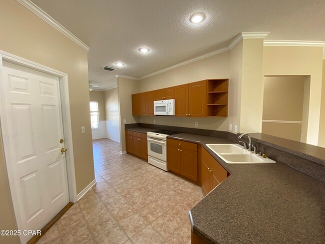 Foto del edificio - 3421 Cherry Ridge Rd