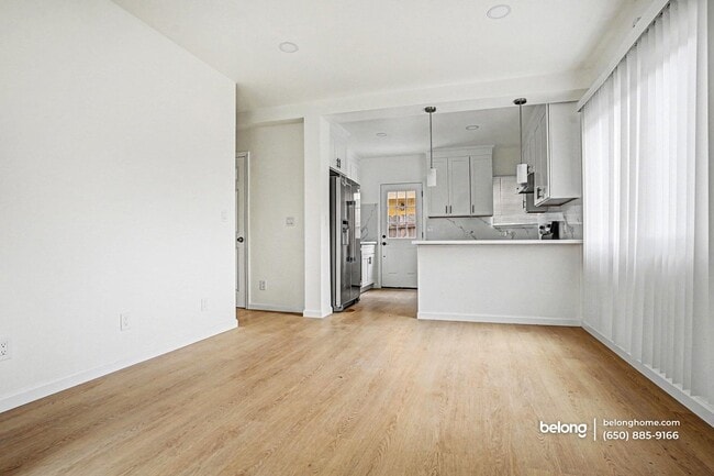 Building Photo - 25656 Franklin Ave