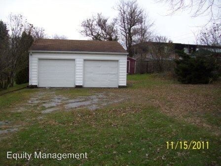 Foto del edificio - 4 br, 1 bath House - 1377 Stewart Street