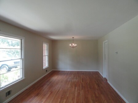 Foto del edificio - 3 bed 1.5 Bath in Decatur!
