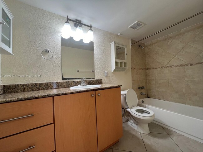 Building Photo - 4013 N University Dr