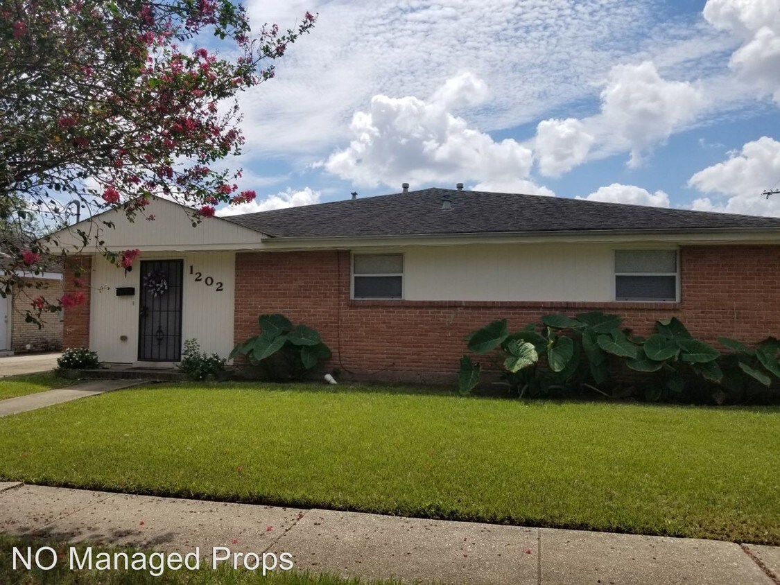 1202 Harrison Ave, New Orleans, LA 70122 Room for Rent in New Orleans