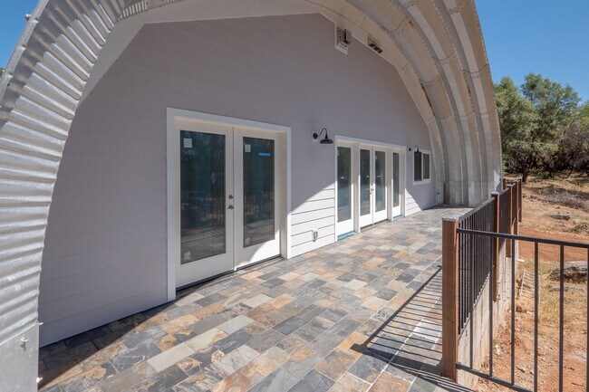 Foto del edificio - 14806 Oak Ridge Rd