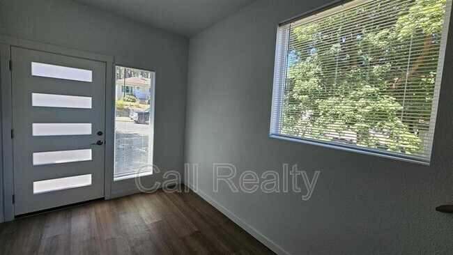 Foto del edificio - 3811 E 12th Ave