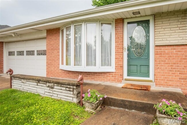 Building Photo - 9715 Grantview Dr