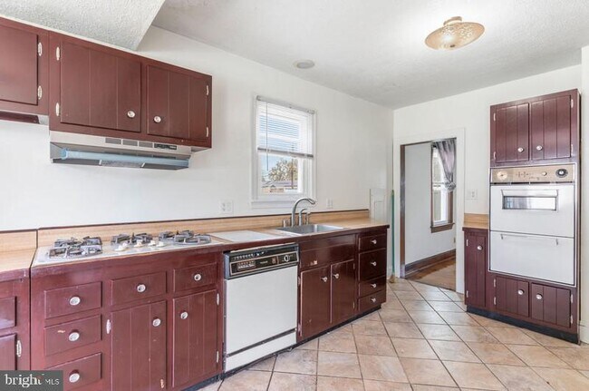 Foto del edificio - 7523 Webster Ln