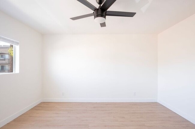 Foto del edificio - 5740 Camellia Ave