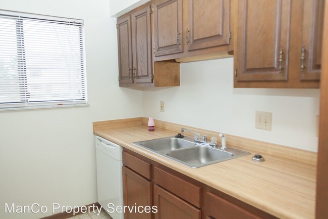 Building Photo - 7801 Betsy Ross Cir