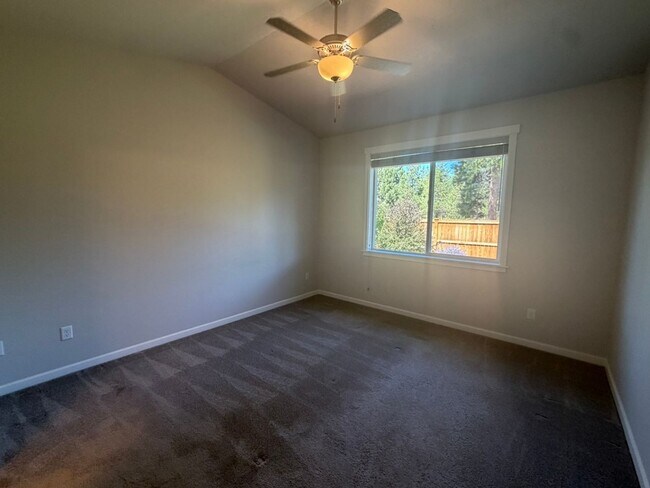 Building Photo - 16624 Pine Creek Dr.