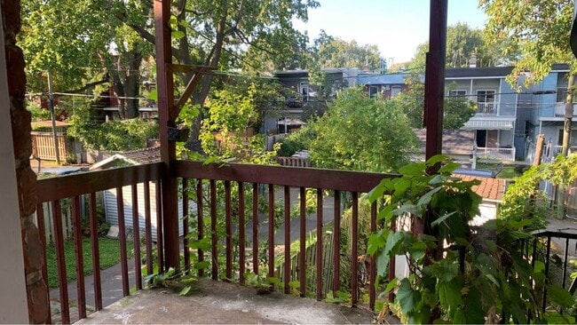 Building Photo - 463 Rue Rielle