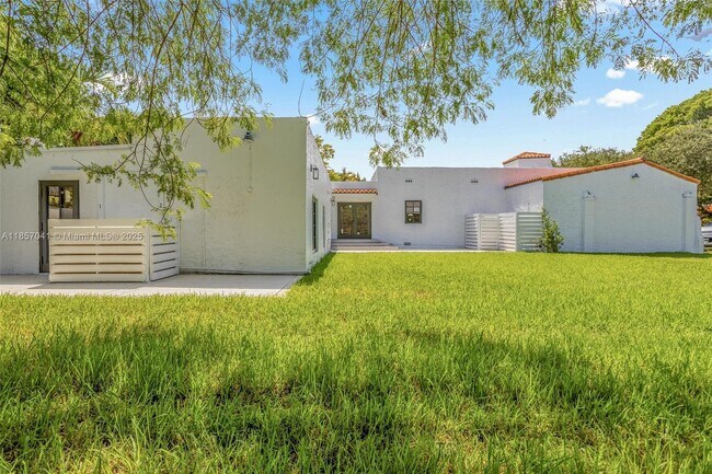 Foto del edificio - 434 Aragon Ave