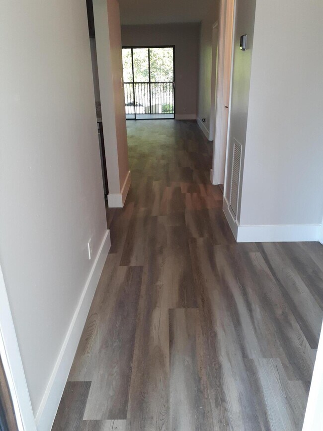Building Photo - 1248 S Military Trail