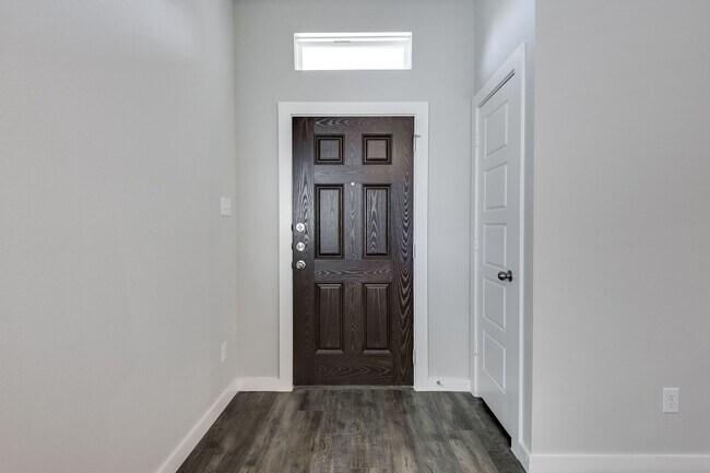 Foto del edificio - GORGEOUS 3 BEDROOM DUPLEX LOCATED IN MIDLOTHIAN ISD!