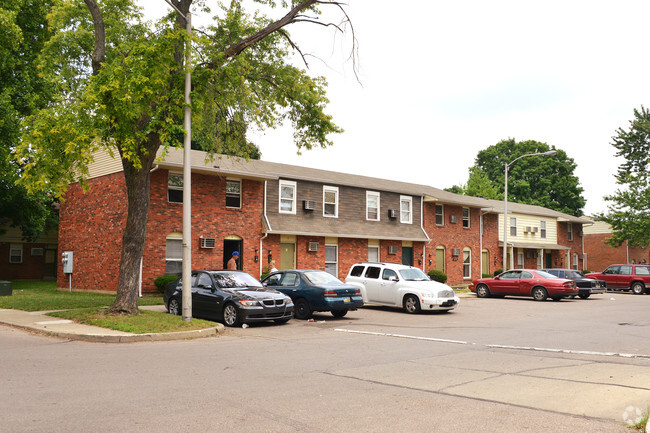 Foto del edificio - Trailbridge Townhomes