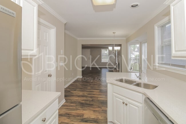 Building Photo - 429 Tocoa Rd
