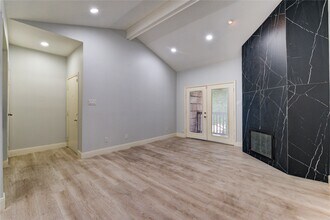 Building Photo - 11711 Memorial Dr