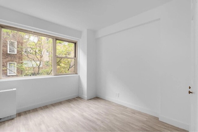 Building Photo - 321 E 48th St