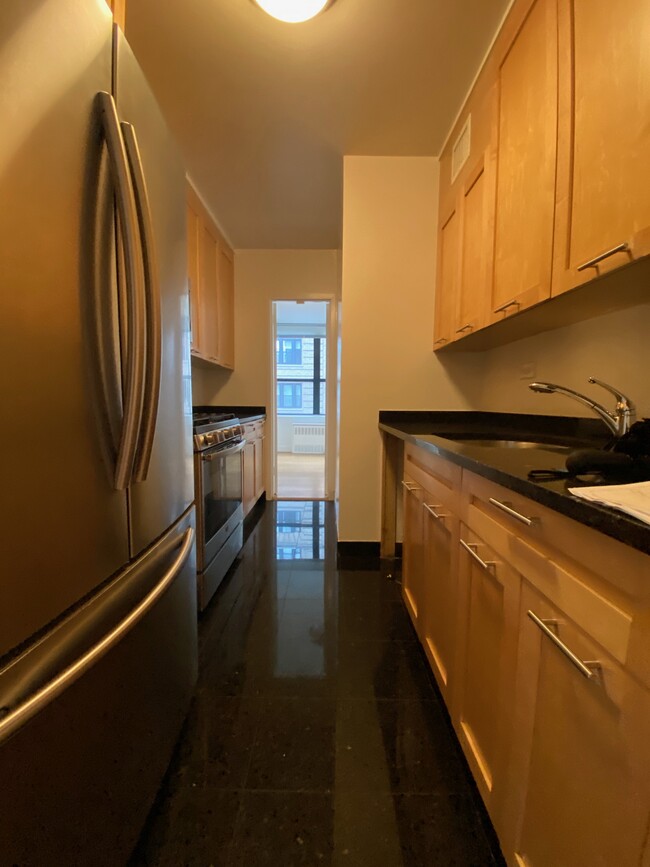 Kitchen - 202 W 88th St