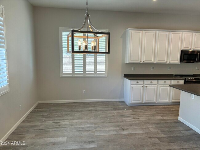 Building Photo - 8362 W Bajada Rd