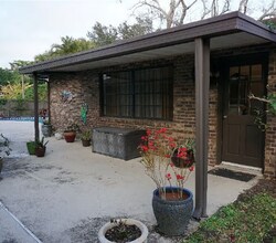 Building Photo - 1833 Oakwood Trail