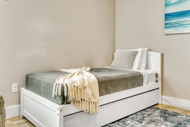 Building Photo - 1669 Colleen St