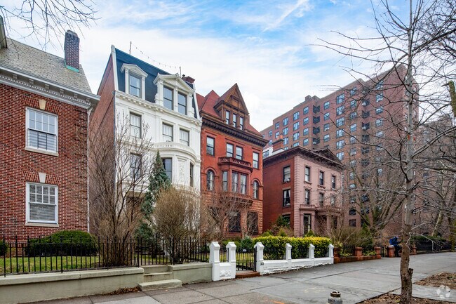 Foto del edificio - 313 Clinton Ave