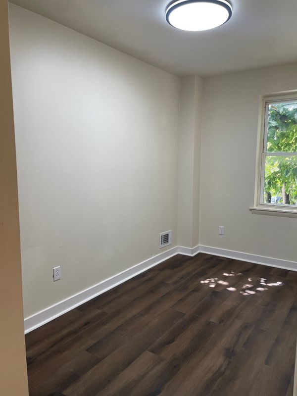 Foto del edificio - 2645 Lauretta Ave