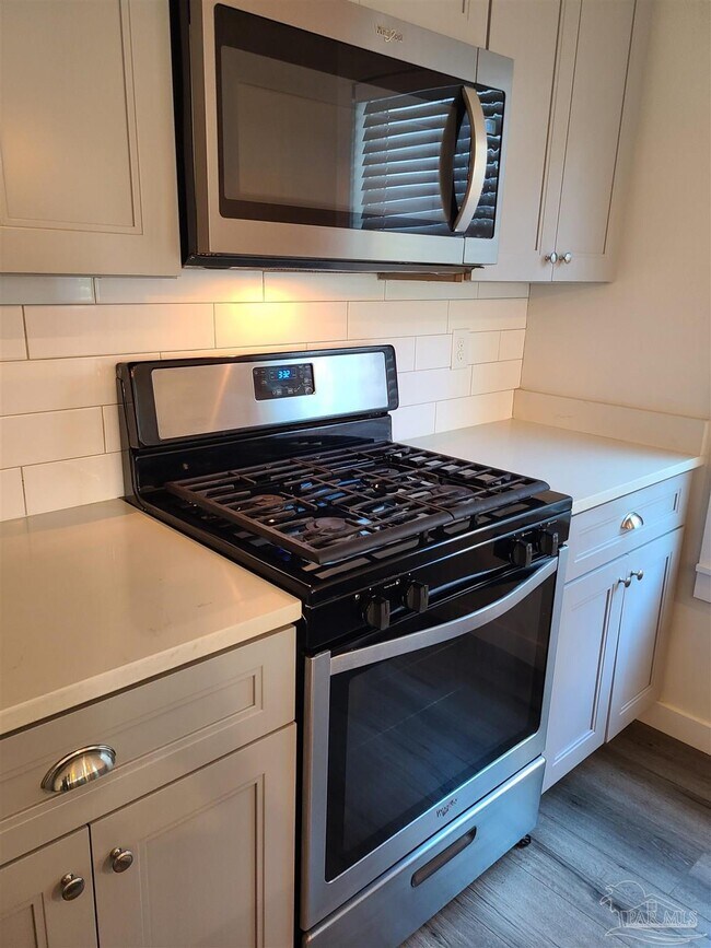 Building Photo - 603 N Reus St