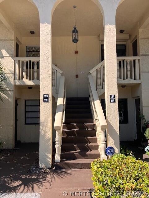 Building Photo - 140 S Cypress Rd