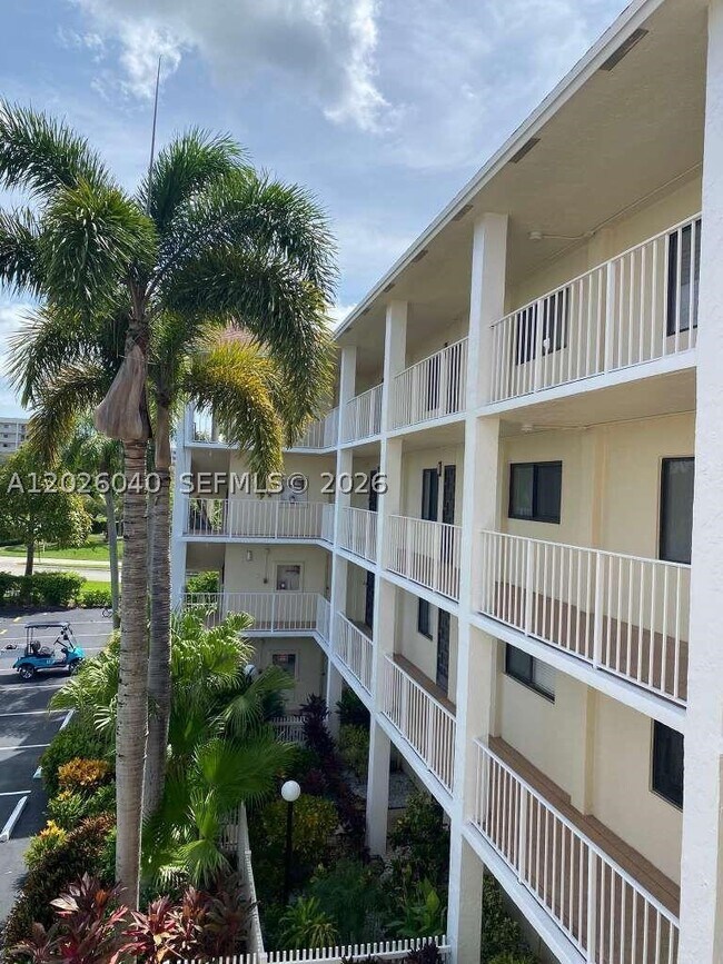 Building Photo - 7350 Kinghurst Dr
