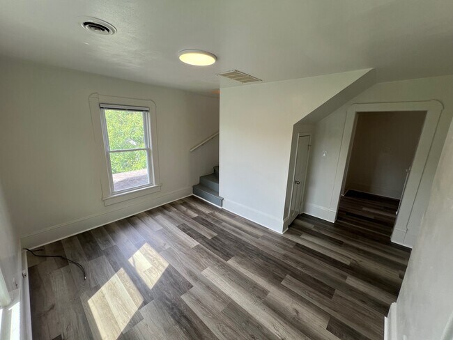 Building Photo - 1615 Loudon Ave NW