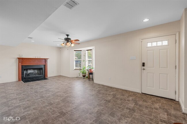 Foto del edificio - 1608 Shepherd Dr