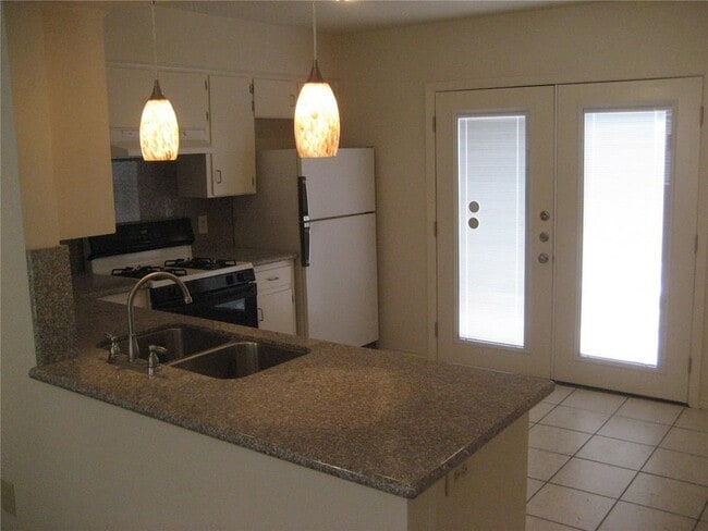 Building Photo - 10806 Lambert Cir
