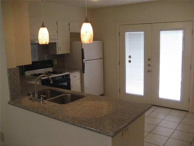 Foto del edificio - 10806 Lambert Cir