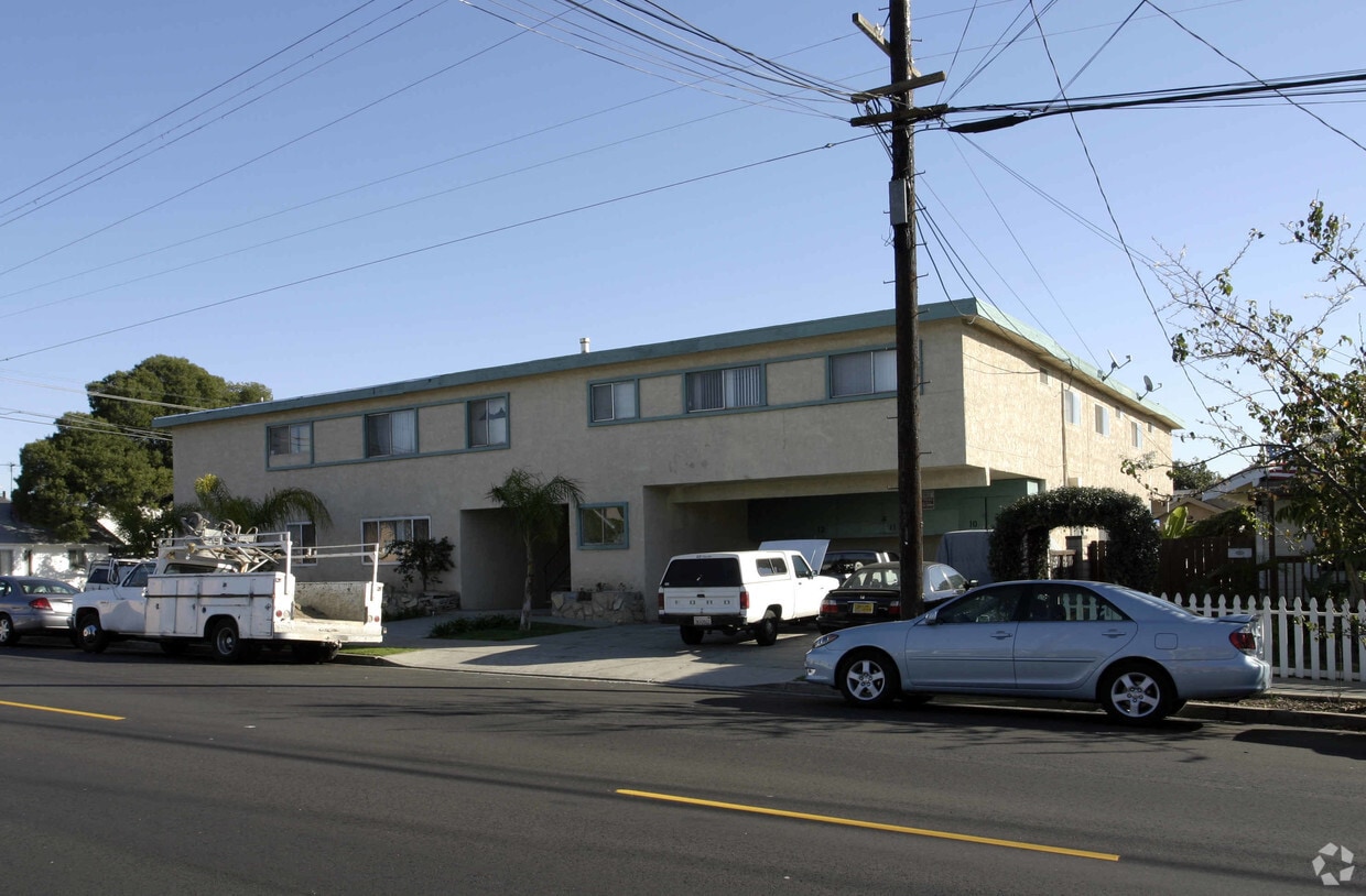 Building Photo - 230 N Grand Ave