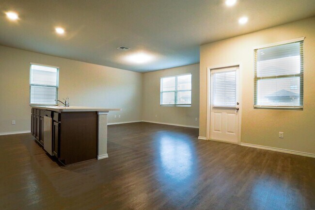 Building Photo - 10547 Green Rock Dr