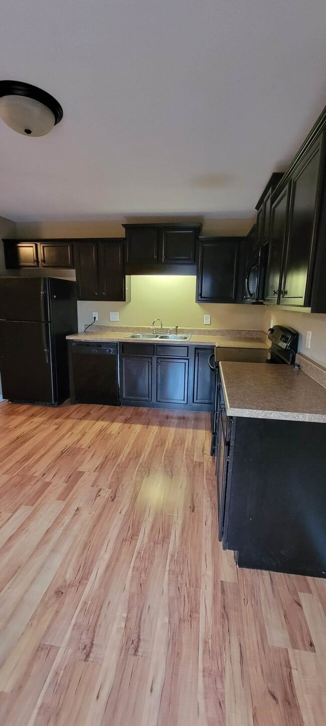 Building Photo - 995 South Ash Ridge Drive
