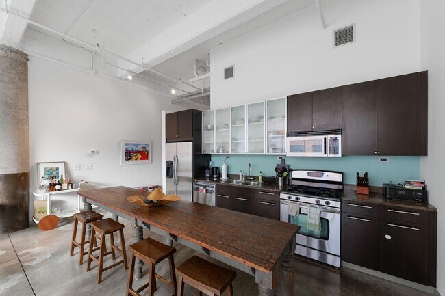 Foto del edificio - 700 N Washington Ave