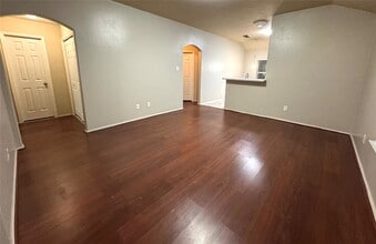 Building Photo - 7823 Crescent Village Ln