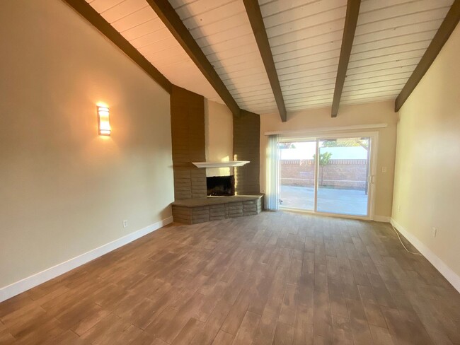 Building Photo - Beautifully Remodeled 3 Bedroom Anaheim Co...